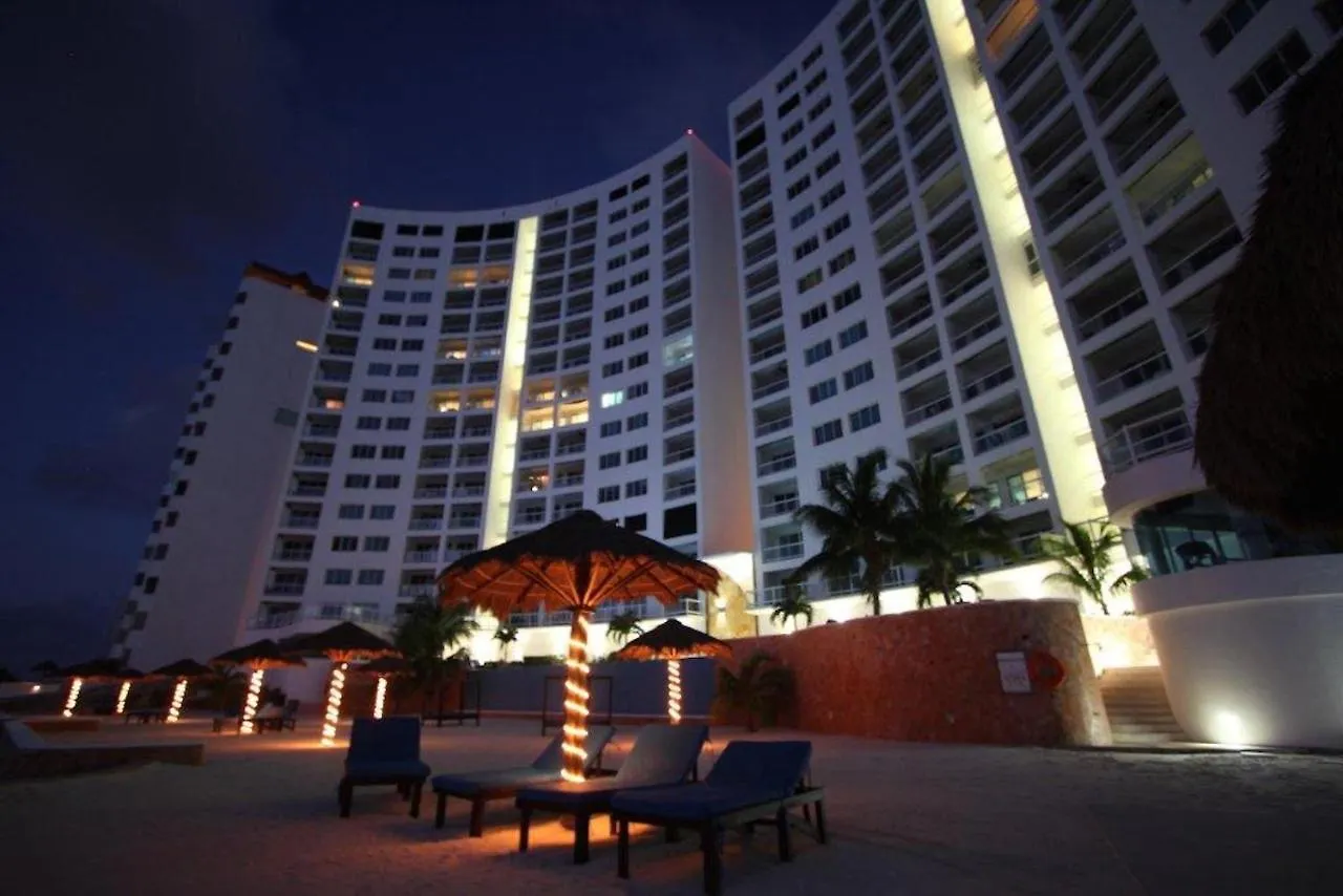 Apartment Peninsula Grand Condos By Rentals Your Way Cozumel